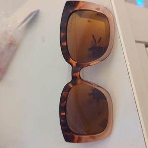 Lilly Pulitzer Circe sunglasses